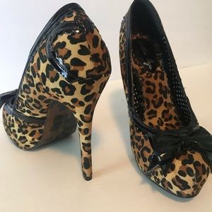 Bettie Page Leopard Print Heels 8.5